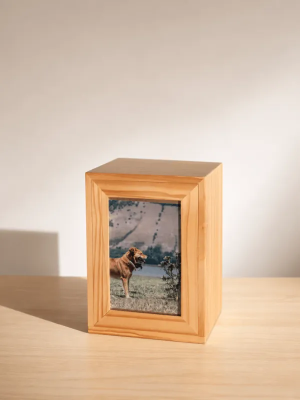 Wooden-pet-urn